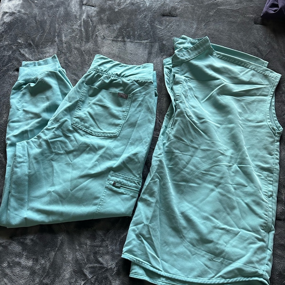 Scrubs Set in Light Blue